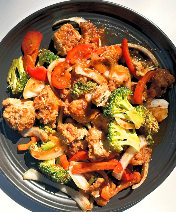 Chili chicken with peppers